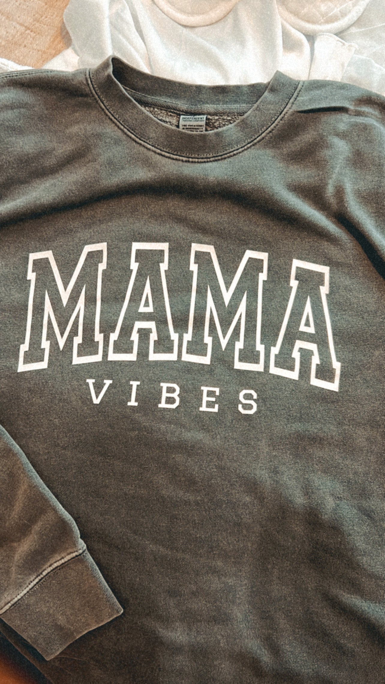 MAMA VIBES UNIVERSITY Luxe Crew (PREORDER)