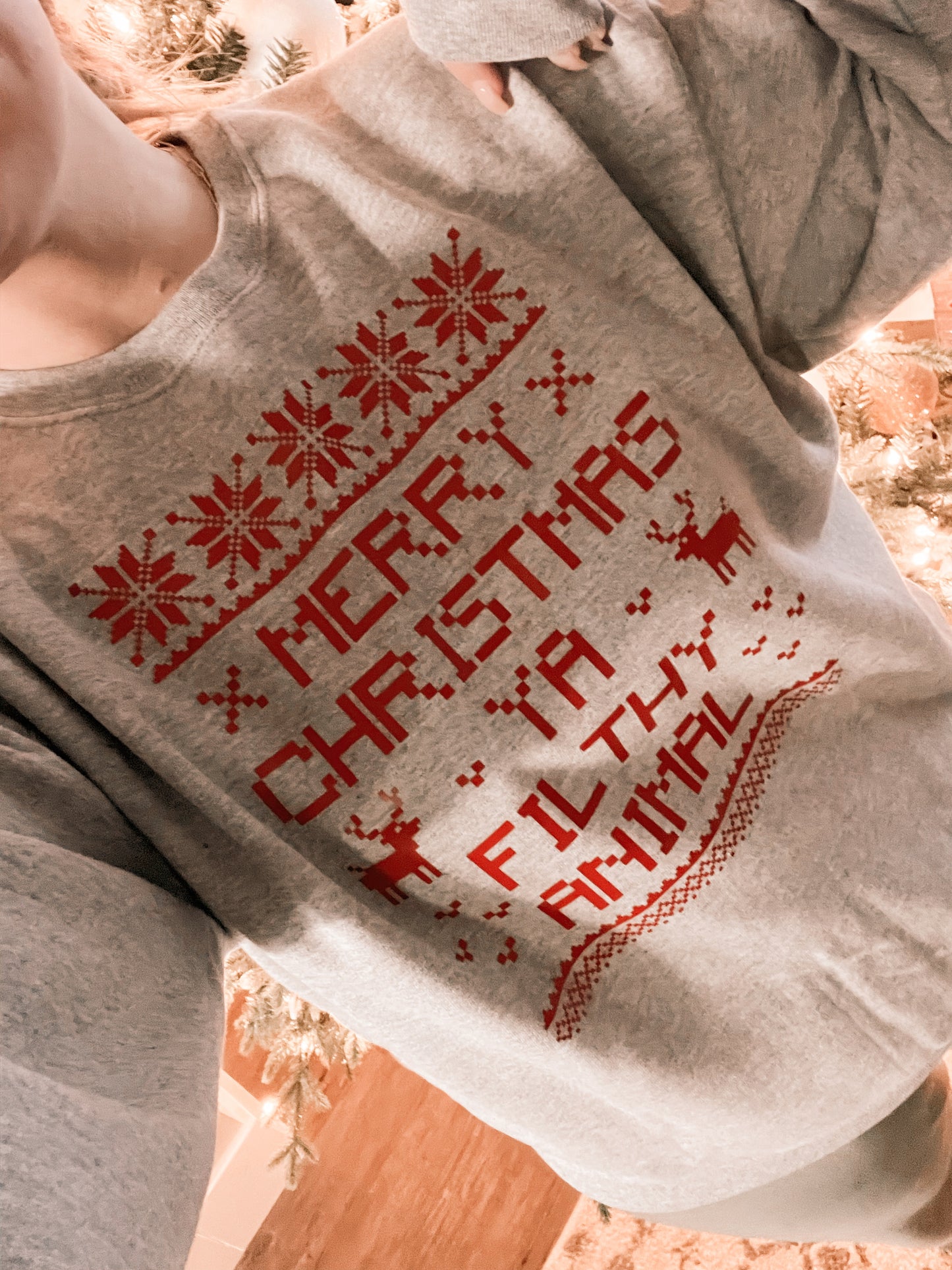 MERRY CHRISTMAS YA FILTHY ANIMAL Basic Crewneck