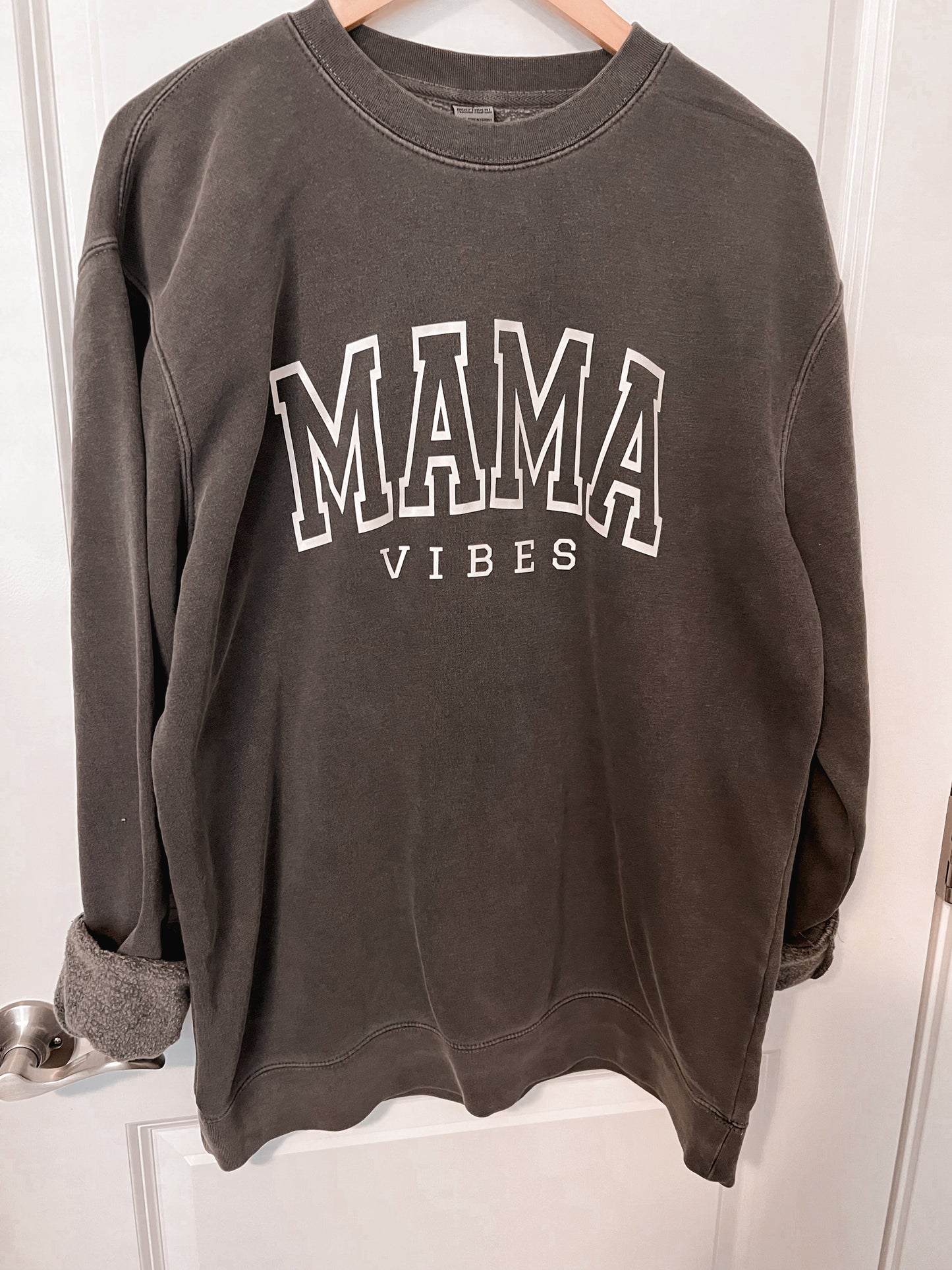 MAMA VIBES UNIVERSITY Luxe Crew (PREORDER)